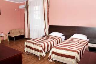 Гостиница Гостевой дом «Каскад» Адлер Двухместный номер с 1 кроватью или 2 отдельными кроватями-4
